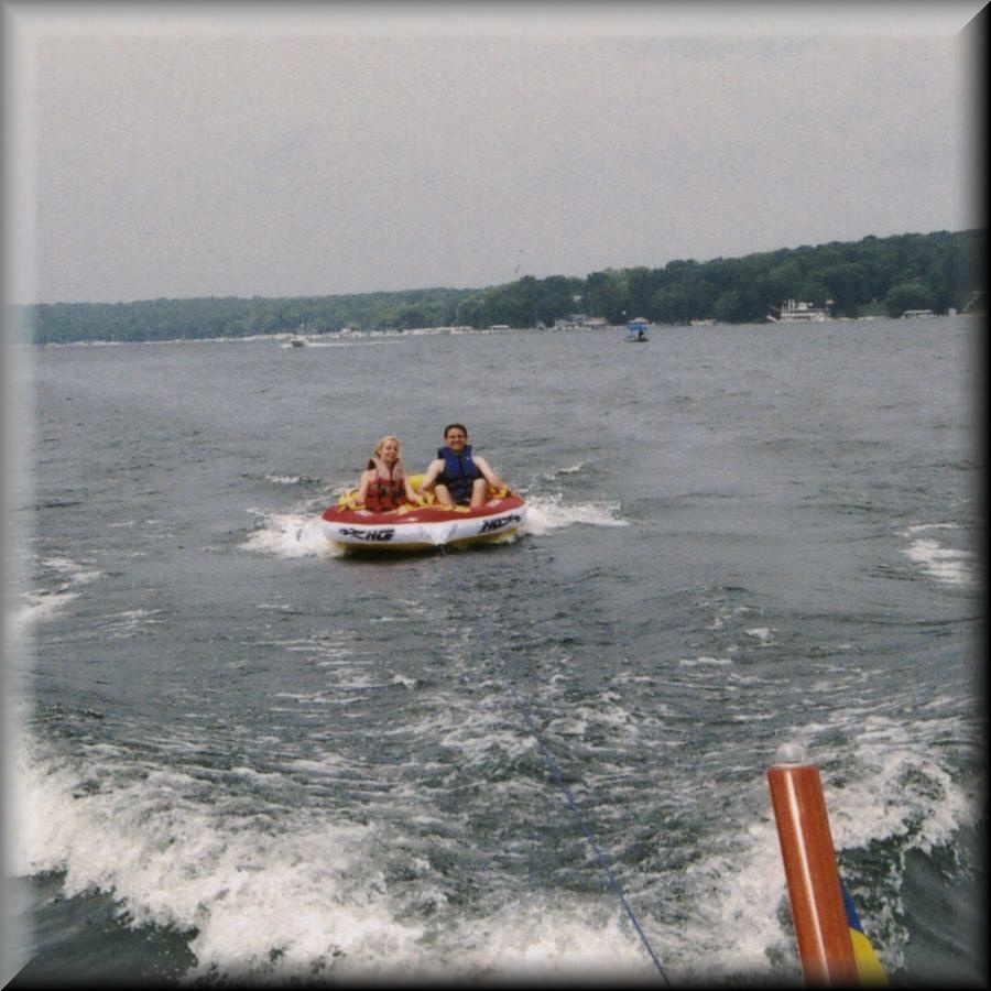 Lumi-Ilie_on_lake___1